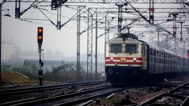holi-special-trains-2026-new-delhi-to-barabanki-special-trains-announced-check-stoppage-and-timings